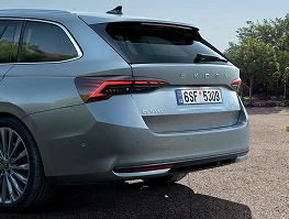Crystal LED rear lights with animated indicators and new Škoda lettering